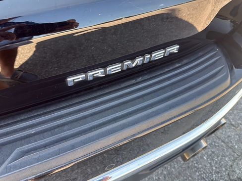 Used 2021 Chevrolet Tahoe Premier w/ Premium Package AWD/4WD image 11