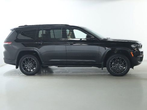 Used 2025 Jeep Grand Cherokee L Summit w/ Advanced Protech Group IV AWD/4WD image 11
