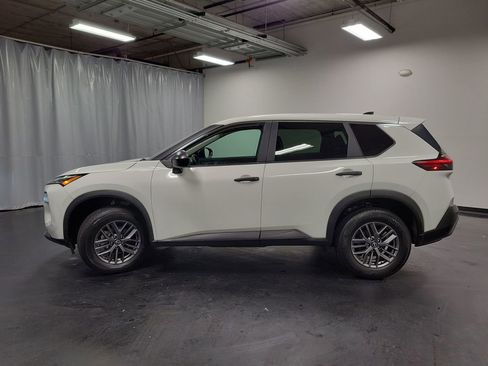 Used 2023 Nissan Rogue S AWD/4WD image 5