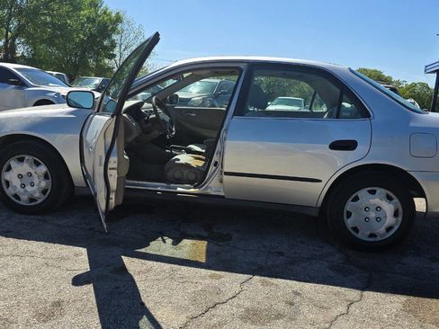 Used 1998 Honda Accord LX image 3