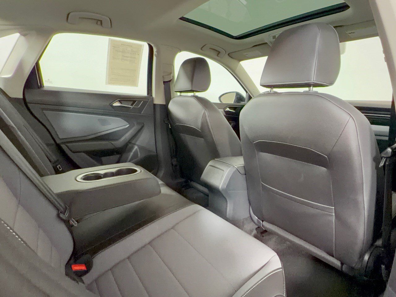 Used 2025 Volkswagen Jetta SE FWD image 29