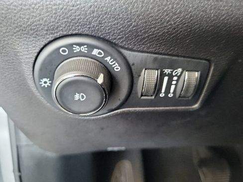 Used 2025 Jeep Compass Limited AWD/4WD image 32