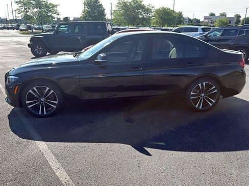 Used 2018 BMW 330i xDrive Sedan w/ Convenience Package AWD/4WD image 3