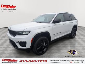 Used 2023 Jeep Grand Cherokee Limited w/ Black Appearance Package AWD/4WD video 1