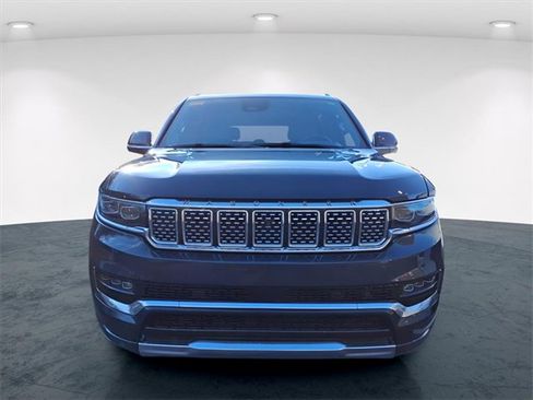 Used 2022 Jeep Grand Wagoneer Series III image 3