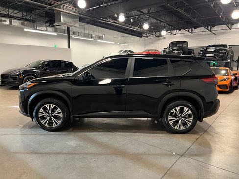 Used 2023 Nissan Rogue SV image 6