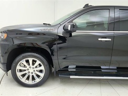 Used 2021 Chevrolet Silverado 1500 High Country w/ Technology Package image 10