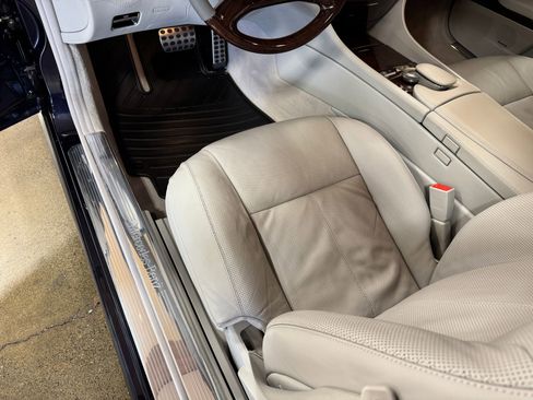 Used 2011 Mercedes-Benz CL 550 4MATIC image 21