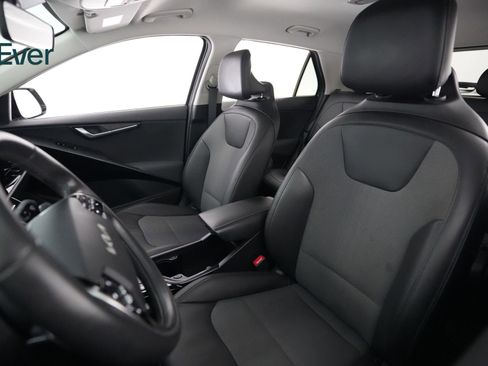 Used 2023 Kia Niro Wind FWD image 4