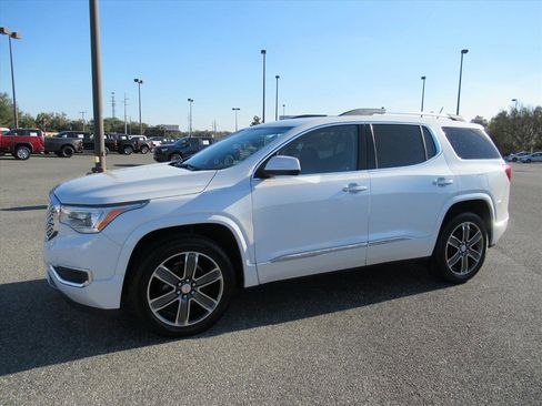 Used 2019 GMC Acadia Denali w/ Technology Package image 4