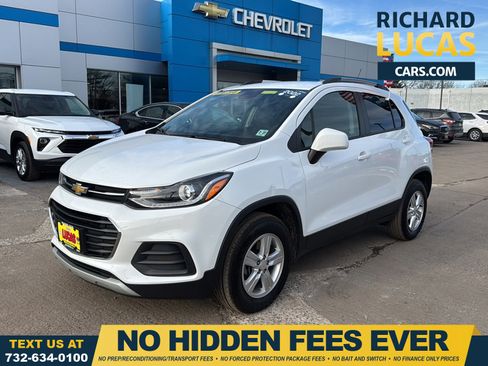 Used 2022 Chevrolet Trax LT w/ Driver Confidence Package image 1