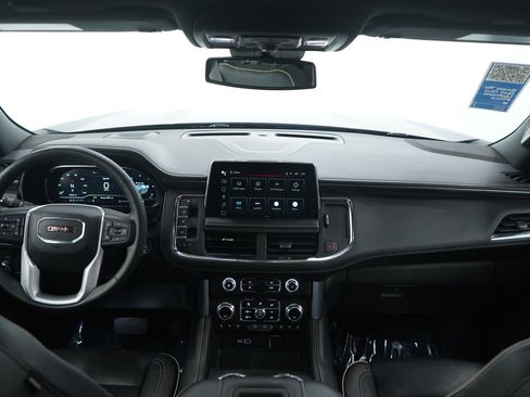 Used 2023 GMC Yukon XL SLT image 12