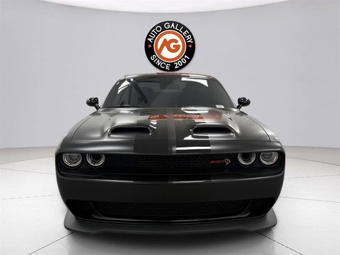 Used 2019 Dodge Challenger SRT Hellcat image 2