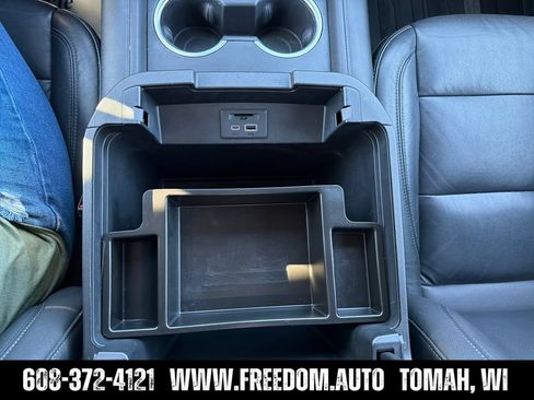 Used 2021 Chevrolet Suburban Z71 w/ Z71 Signature Package AWD/4WD image 22