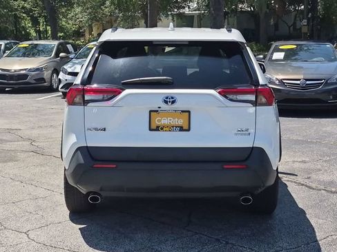 Used 2021 Toyota RAV4 XLE AWD/4WD image 6