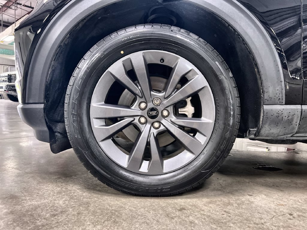 Certified 2023 Ford Explorer XLT w/ Equipment Group 202A RWD image 11