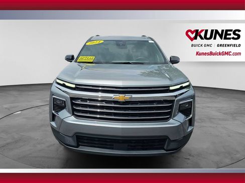Used 2024 Chevrolet Traverse LT AWD/4WD image 12
