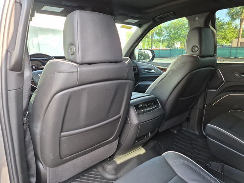 Used 2024 Cadillac Escalade Premium Luxury w/ LPO, Floor Liner Package AWD/4WD image 18