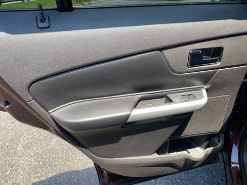 Used 2012 Ford Edge SE FWD image 22