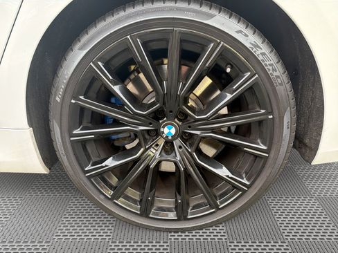 Used 2021 BMW 750i xDrive w/ Executive Package AWD/4WD image 29