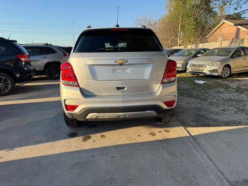Used 2019 Chevrolet Trax LT FWD image 7