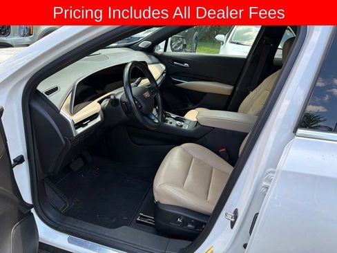 Used 2024 Cadillac XT4 Premium Luxury FWD image 4