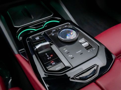 Used 2025 BMW 540i xDrive w/ Premium Package image 30