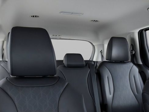 Used 2026 Kia Carnival EX FWD image 30