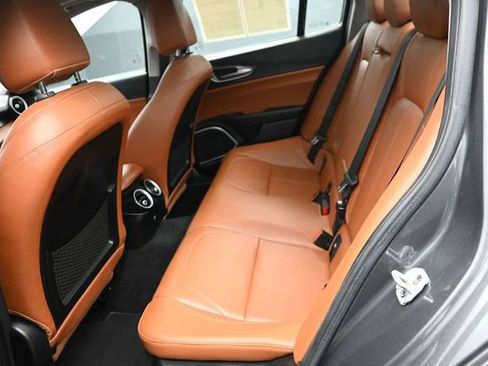 Used 2019 Alfa Romeo Giulia RWD image 15