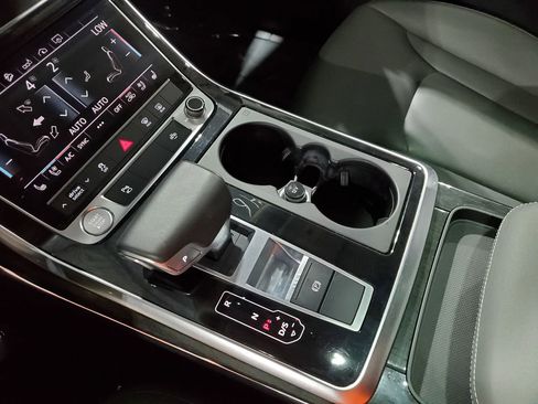Used 2019 Audi Q8 Premium Plus AWD/4WD image 37