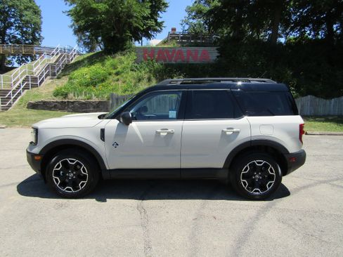 Used 2025 Ford Bronco Sport Outer Banks w/ Outer Banks Tech Package+ AWD/4WD image 1