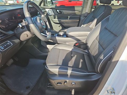 Used 2025 Buick Enclave Avenir w/ Super Cruise Package image 19