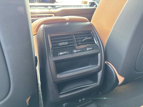 Used 2024 BMW X5 xDrive40i w/ Parking Assistance Package AWD/4WD image 16
