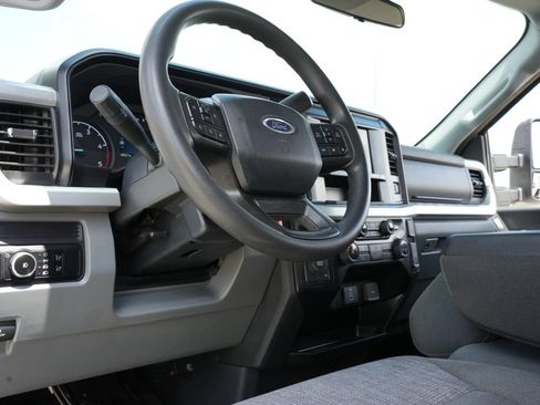 Used 2025 Ford F350 XLT AWD/4WD image 14