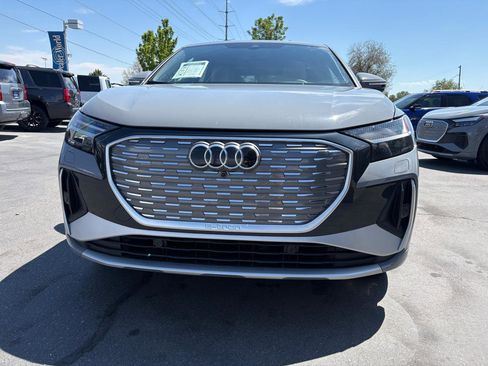 Used 2025 Audi Q4 e-tron Prestige AWD/4WD image 2