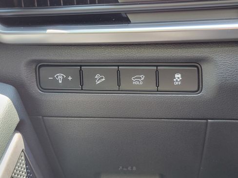 Used 2025 Kia Telluride S FWD image 16