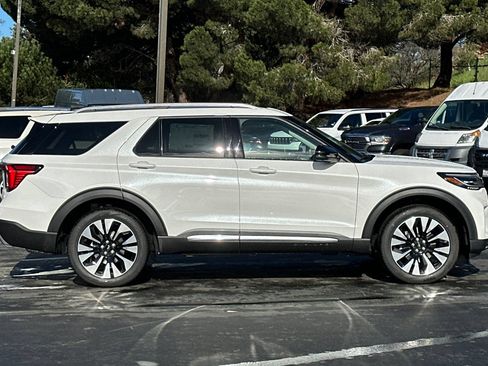 New 2026 Ford Explorer Platinum w/ LUX Leather Package AWD/4WD image 3