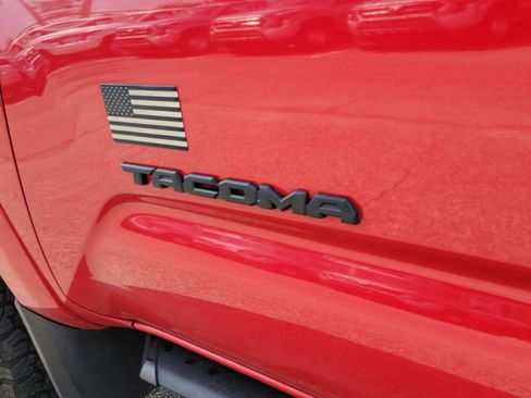 Used 2021 Toyota Tacoma SR5 RWD image 28