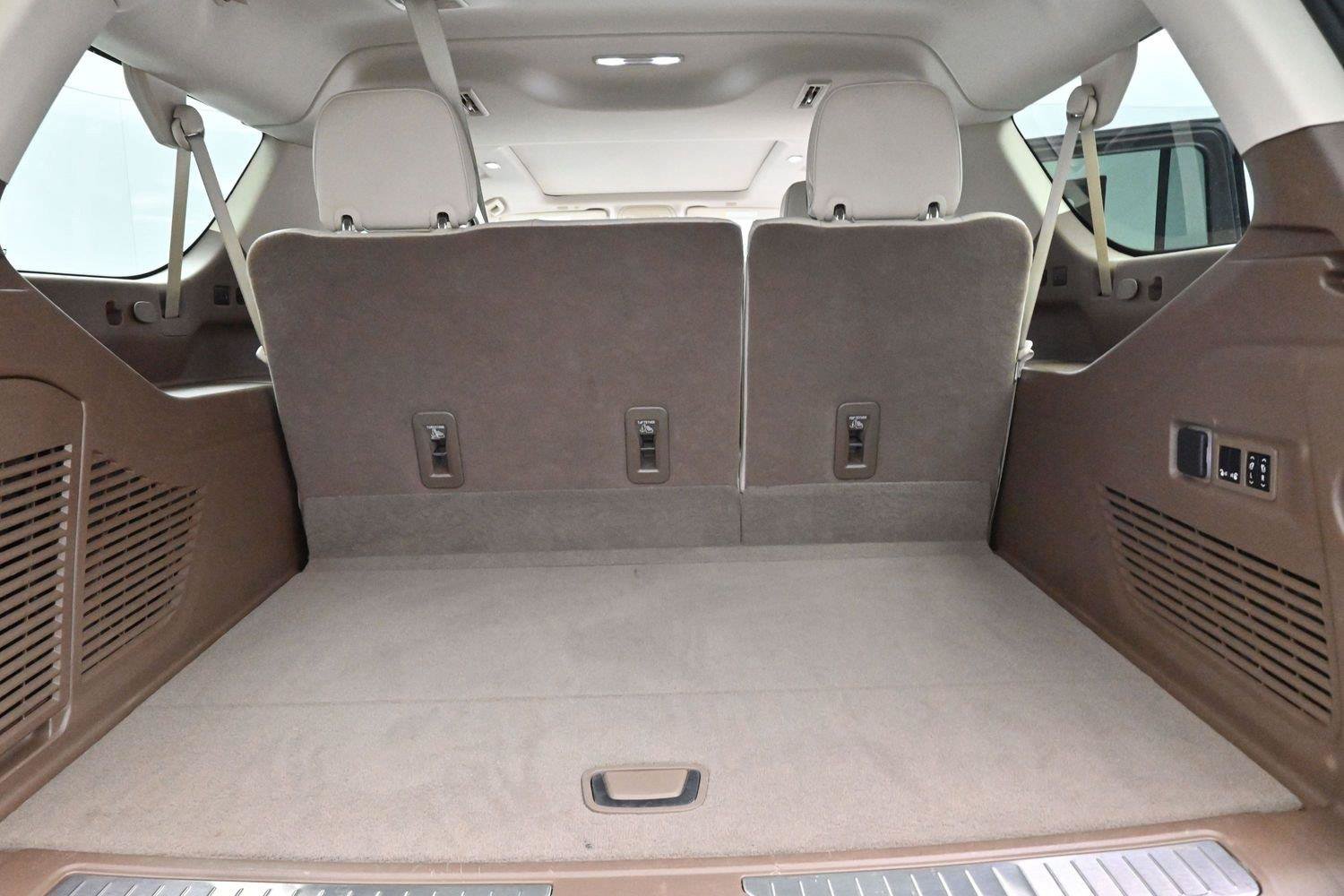 Used 2023 GMC Yukon XL Denali AWD/4WD image 10