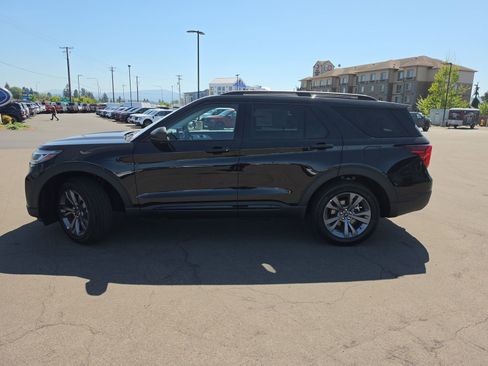 New 2026 Ford Explorer Active w/ Active Comfort Package AWD/4WD image 3