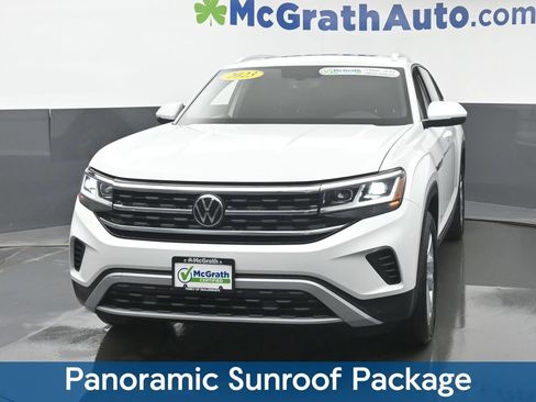 Used 2023 Volkswagen Atlas Cross Sport SE w/ Panoramic Sunroof Package FWD image 7