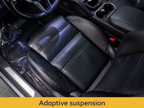 Used 2023 Porsche Cayenne AWD/4WD image 15