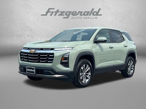 Used 2026 Chevrolet Equinox LT AWD/4WD image 2