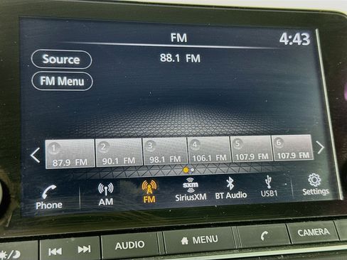 Used 2023 Nissan Rogue SV FWD image 21