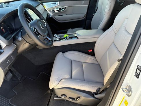 New 2026 Volvo XC90 B6 Ultra w/ Lounge Package image 19
