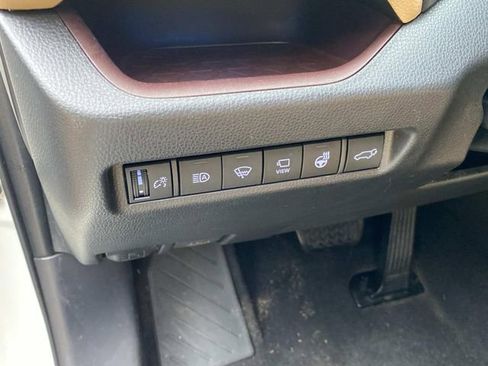 Used 2019 Toyota RAV4 Limited w/ Advanced Technology Package image 17