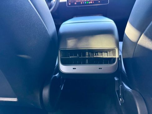 Used 2023 Tesla Model Y AWD image 27