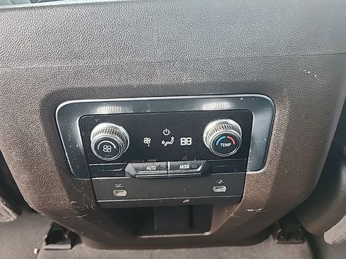 Used 2021 GMC Yukon XL SLT image 24