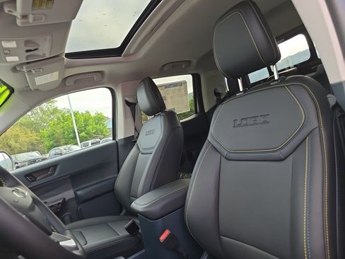 New 2025 Ford Maverick Lobo image 12