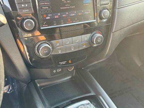 Used 2020 Nissan Rogue S w/ Special Edition Package image 18